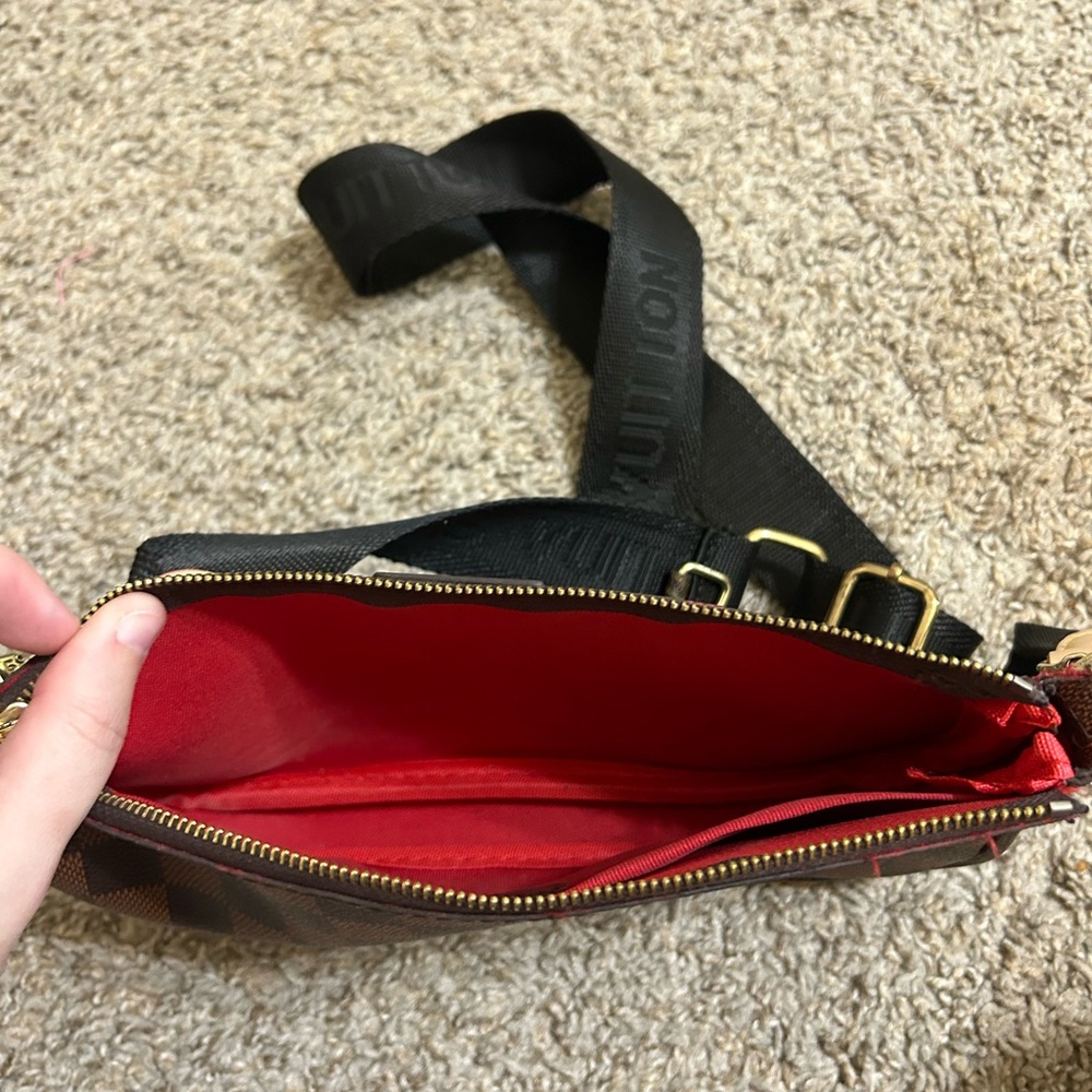 Fashion Designer Inspired Brown Checked Crossbody Bag Black Strap Red Interior - Picture 12 of 12